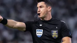 Rafael Klein decidiu não expulsar Gustavo Gómez.