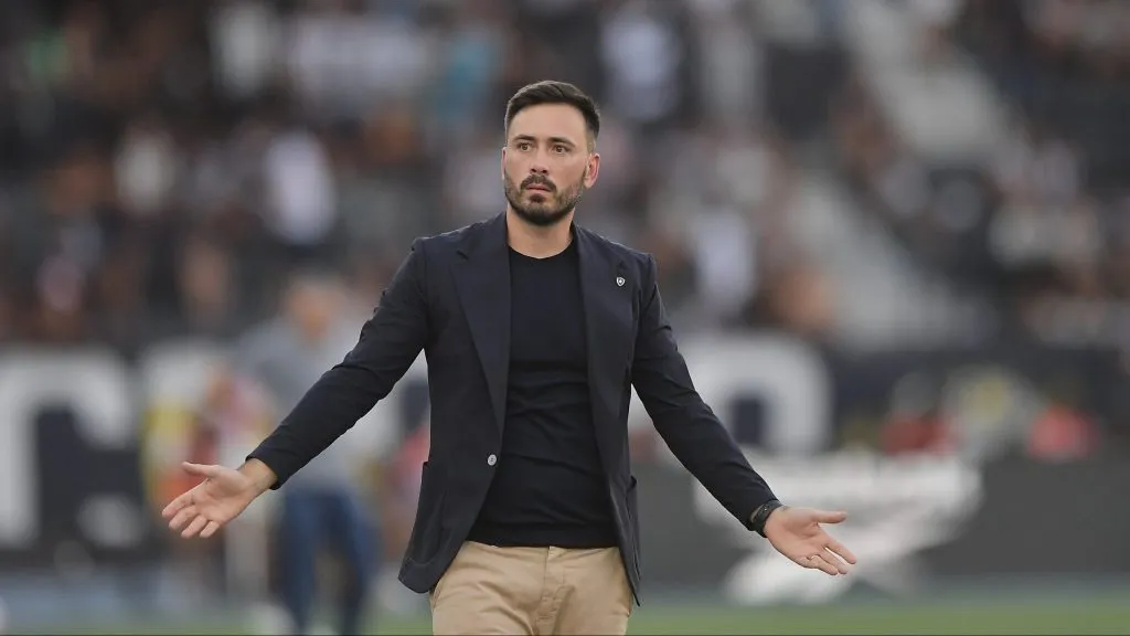 Ancelotti projeta o Botafogo na Libertadores mesmo após tropeço contra o Santos – Foto: Thiago Ribeiro/AGIF