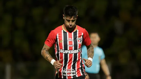 SP – MIRASSOL – 19/10/2025 – BRASILEIRO A 2025, MIRASSOL X SAO PAULO – Emiliano Rigoni jogador do Sao Paulo lamenta derrota ao final da partida contra o Mirassol no estadio Jose Maria de Campos Maia pelo campeonato Brasileiro A 2025. Foto: Vinicius Silva/AGIF