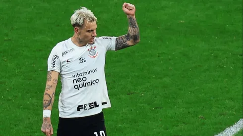 SP – SAO PAULO – 15/07/2023 – COPA DO BRASIL 2023, CORINTHIANS X AMERICA-MG – Roger Guedes jogador do Corinthians comemora seu gol durante partida contra o America-MG no estadio Arena Corinthians pelo campeonato Copa do Brasil 2023. Foto: Marcello Zambrana/AGIF