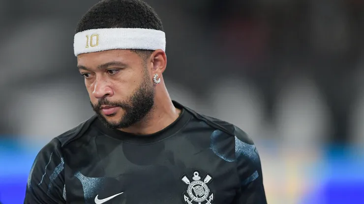 Memphis Depay atravessa momento ruim no Corinthians - Foto: Thiago Ribeiro/AGIF