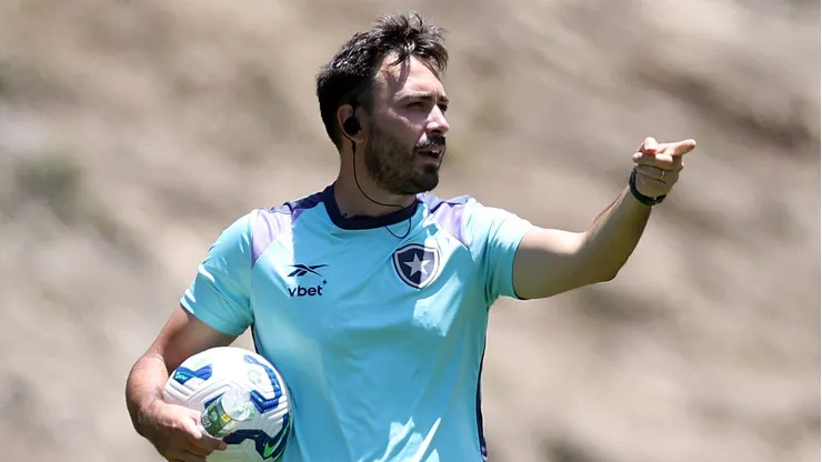 Ancelotti assume que trabalho está abaixo do esperado no Botafogo
