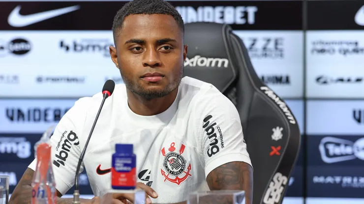 SP - SAO PAULO - 10/01/2024 - CORINTHIANS, APRESENTACAO DIEGO PALACIOS - Diego Palacios durante sua apresentacao oficial como jogador do Corinthians em coletiva de imprensa realizada no CT Joaquim Grava. Foto: Marcello Zambrana/AGIF