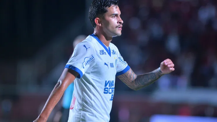 BA - SALVADOR - 16/10/2025 - BRASILEIRO A 2025, VITORIA X BAHIA - Rodrigo Nestor, jogador do Bahia durante partida contra o Vitoria no estadio Barradao pelo campeonato Brasileiro A 2025. Foto: Walmir Cirne/AGIF