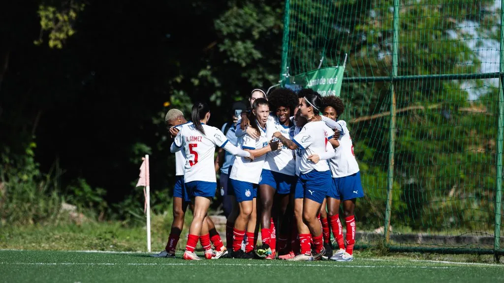 Jogadoras do Bahia celebram vitória contra lusaca