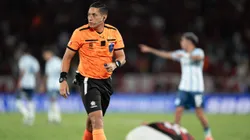 RJ - RIO DE JANEIRO - 22/10/2025 - COPA LIBERTADORES 2025, FLAMENGO X RACING - O arbitro Jesus Valenzuela durante partida entre Flamengo e Racing no estadio Maracana pelo campeonato Copa Libertadores 2025. Foto: Jorge Rodrigues/AGIF