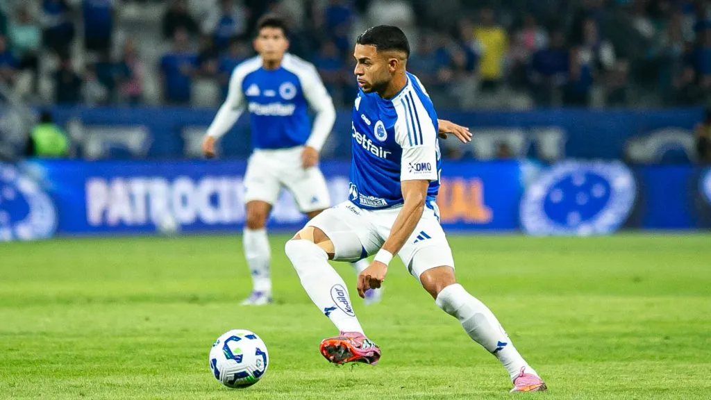 Wanderson em ação pelo Cruzeiro. A Raposa perdeu mais uma de suas peças no sistema ofesivo – Foto: Fernando Moreno/AGIF