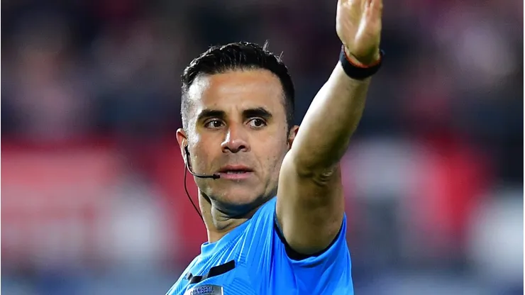 Piero Maza foi escolhido pela Conmebol para apitar jogo do Fla contra Racing, na Argentina Foto: Marcelo Endelli/Getty Images
