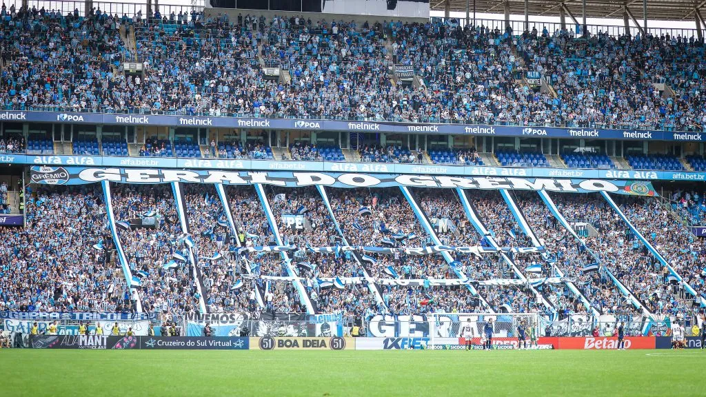 Arena do Grêmio em dia de jogo do futebol masculino