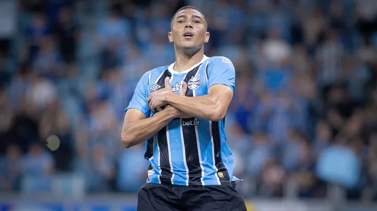 Carlos Vinícius é o principal nome do Grêmio no Brasileirão - Foto: Maxi Franzoi/AGIF