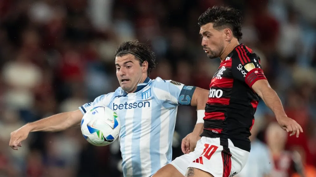 Arrascaeta em ação pelo Flamengo contra o Racing – Foto: Jorge Rodrigues/AGIF