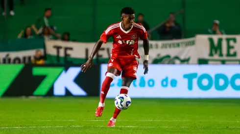 RS – CAXIAS DO SUL – 27/09/2025 – BRASILEIRO A 2025, JUVENTUDE X INTERNACIONAL – Vitao jogador do Internacional durante partida contra o Juventude no estadio Alfredo Jaconi pelo campeonato Brasileiro A 2025. Foto: Luiz Erbes/AGIF