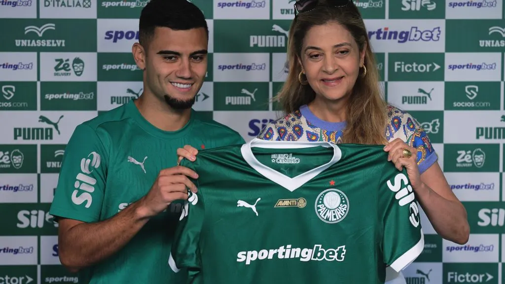 Camisa do Verdão de ‘cara nova’ na apresentação de Andreas Pereira Foto: Ettore Chiereguini/AGIF