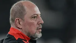 Alessandro Barcellos falou sobre a situação dos salários do Internacional em coletiva