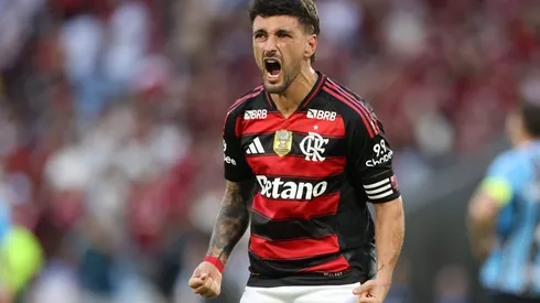 Arrasaceta do Flamengo comemora seu gol diante do Grêmio - (Photo by Lucas Figueiredo/Getty Images)