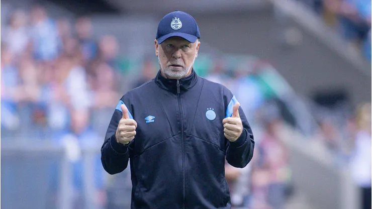 Mano Menezes tecnico do Gremio durante partida contra o Juventude no estadio Arena do Gremio pelo campeonato Brasileiro A 2025. Foto: Maxi Franzoi/AGIF