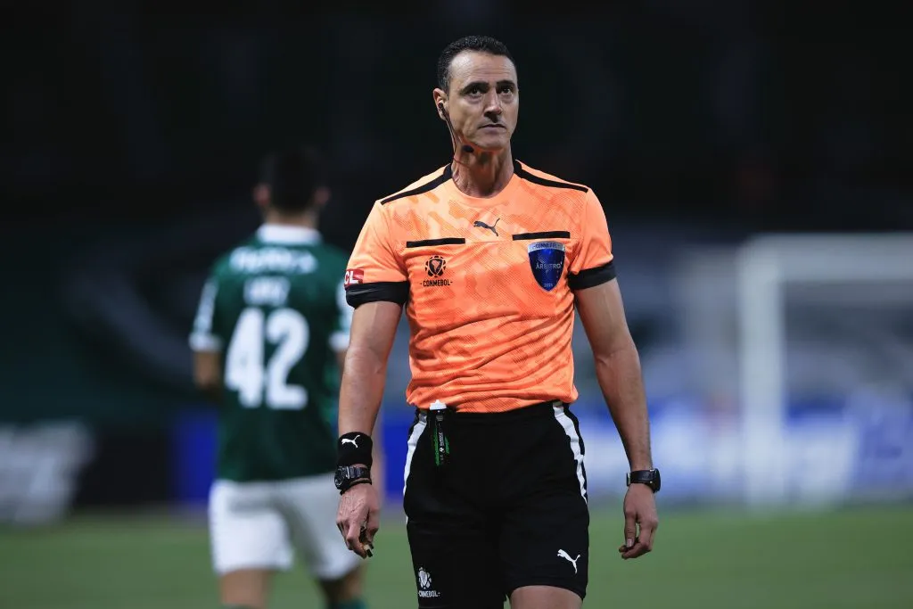 Na fase de grupos, Wilmar Roldán apitou goleada do Palmeiras sobre o Sporting Cristal no Allianz Parque – Foto: Ettore Chiereguini/AGIF