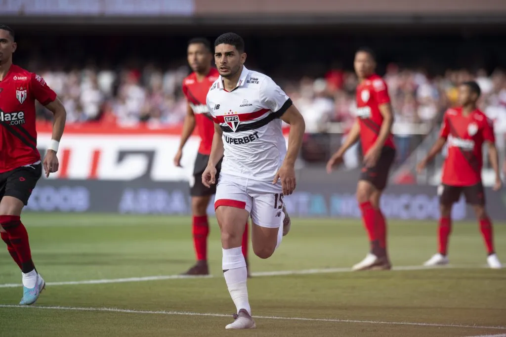 Rodrigo Nestor atuando pelo São Paulo no campeonato Brasileiro A 2024. Foto: Anderson Romao/AGIF