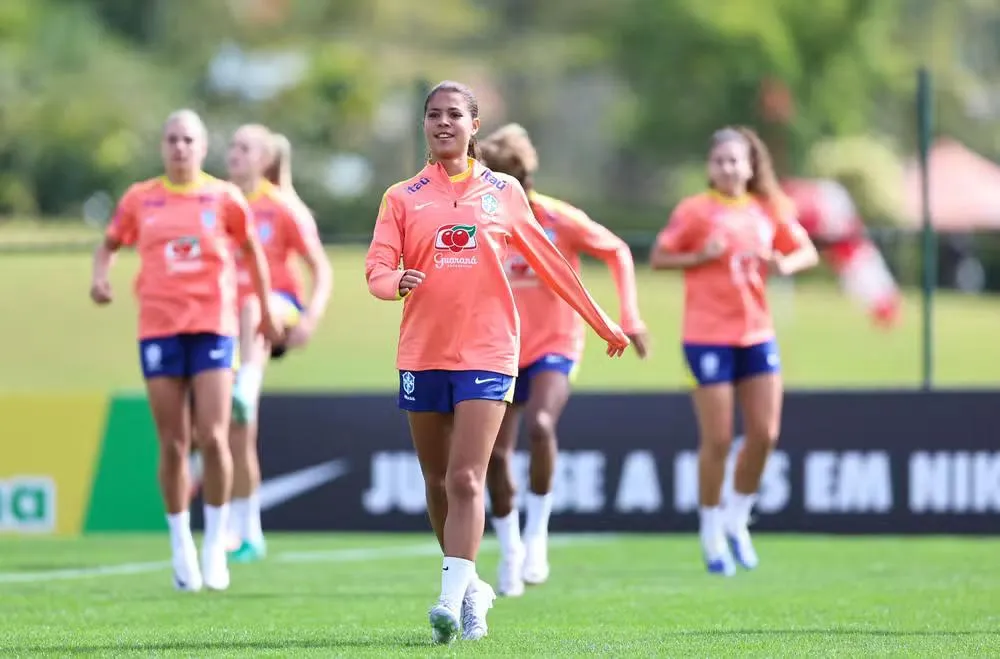 Giovanna durante treinos com a Seleção. Foto: Lívia Villas Boas/CBF