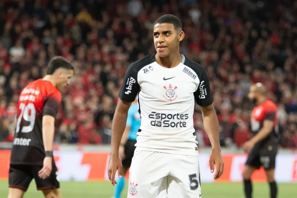 Gui Negão jogador do Corinthians comemora seu gol durante partida contra o Athletico-PR – Foto: Giovani Baccin/AGIF
