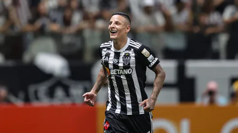 Arana celebra gol pelo Galo