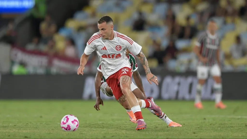 Bruno Gomes pode ser deslocado para a lateral – Foto: Thiago Ribeiro/AGIF