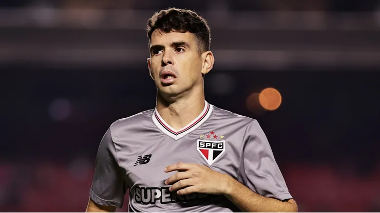 Oscar durante aquecimento do SPFC no Morumbis