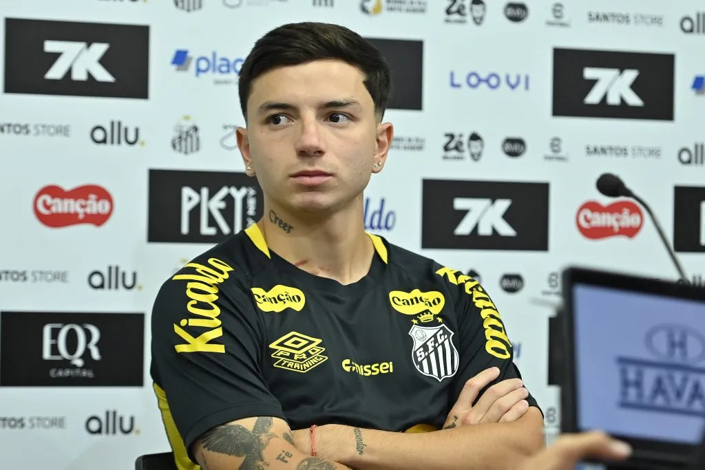 Alvaro Barreal jogador do Santos durante coletiva de imprensa antes do treino da equipe realizado no CT Rei Pele.   Foto: Jota Erre/AGIF