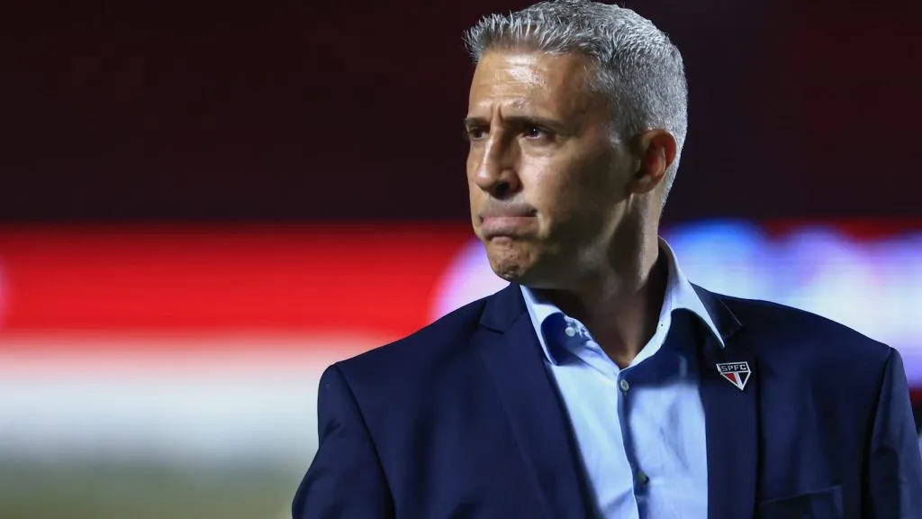 SP – SAO PAULO – 25/10/2025 – BRASILEIRO A 2025, SAO PAULO X BAHIA – Hernan Crespo tecnico do Sao Paulo durante partida contra o Bahia no estadio Morumbi pelo campeonato Brasileiro A 2025. Foto: Marcello Zambrana/AGIF