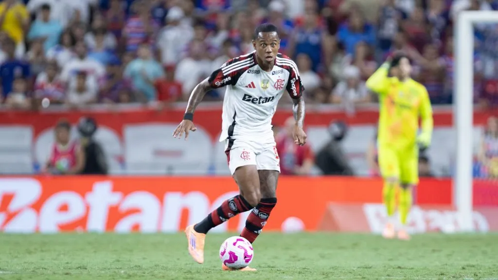 CE – FORTALEZA – 25/10/2025 – BRASILEIRO A 2025, FORTALEZA X FLAMENGO – Wallace yan jogador do Flamengo durante partida contra o Fortaleza no estadio Arena Castelao pelo campeonato Brasileiro A 2025. Foto: Baggio Rodrigues/AGIF
