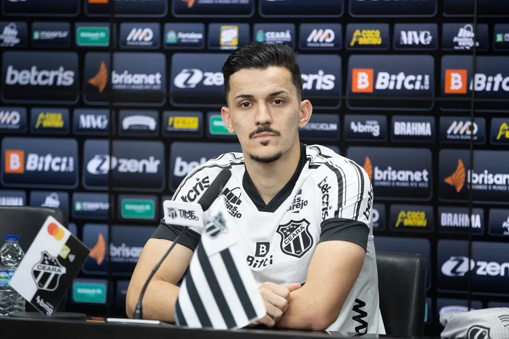 Guilherme Castillo durante sua apresentação no Ceará. Foto: Reprodução Ceará