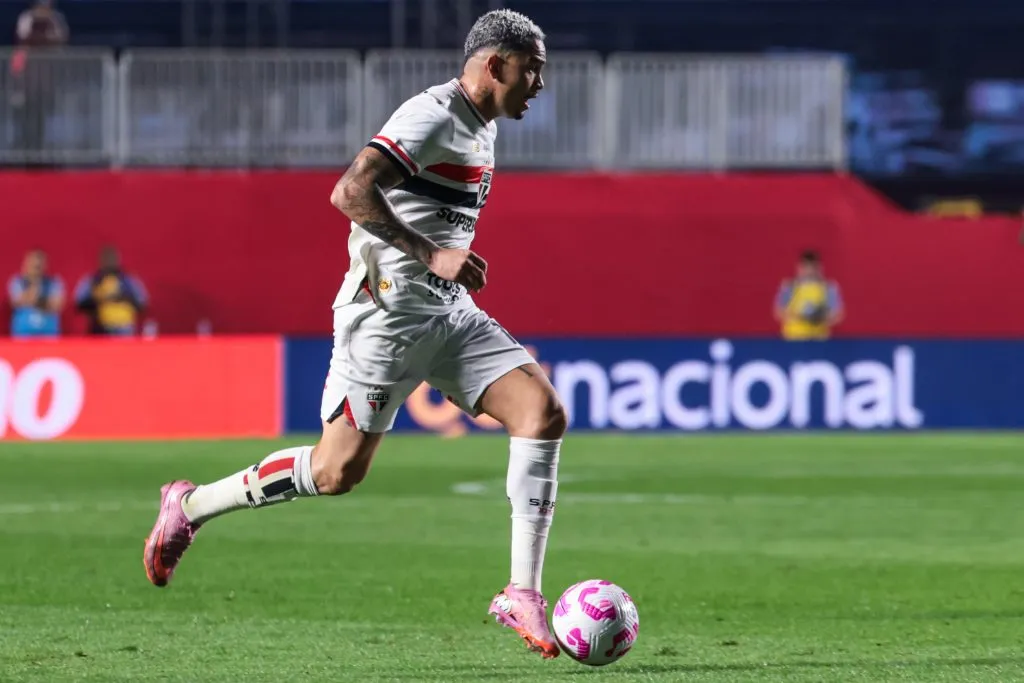 Luciano durante partida pelo São Paulo. Foto: Marcello Zambrana/AGIF