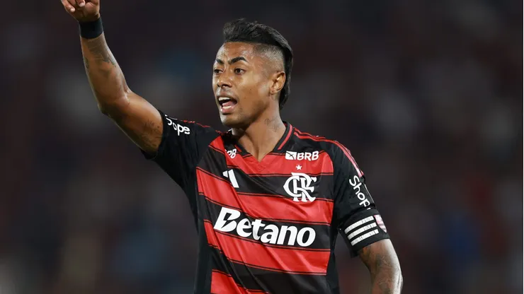 RIO DE JANEIRO, BRAZIL - SEPTEMBER 18: Bruno Henrique of Flamengo reacts during the Copa CONMEBOL Libertadores 2025 Quarter-final first leg match between Flamengo and Estudiantes at Maracana Stadium on September 18, 2025 in Rio de Janeiro, Brazil. (Photo by Buda Mendes/Getty Images)