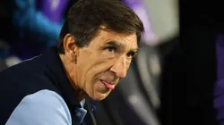 Treinador segue fazendo testes - Foto: Marcelo Hernandez/Getty Images.