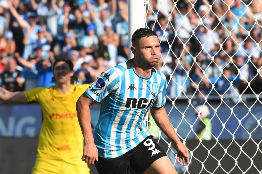 ASUNCION, PARAGUAY – NOVEMBER 23: Adrián Martínez of Racing Club celebrates after scoring the team’s second goal during the Copa CONMEBOL Sudamericana 2024 Final between Racing Club and Cruzeiro at Estadio General Pablo Rojas – La Nueva Olla on November 23, 2024 in Asuncion, Paraguay.  (Photo by Christian Alvarenga/Getty Images)