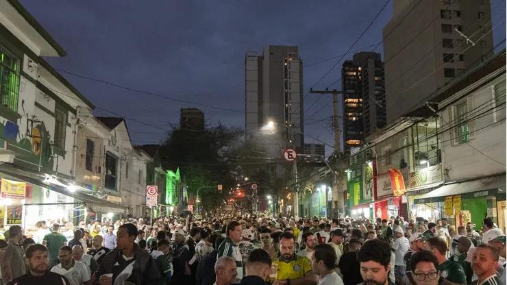 Torcida do Palmeiras fez a festa do lado de fora do Allianz Parque na véspera de Verdão x LDU