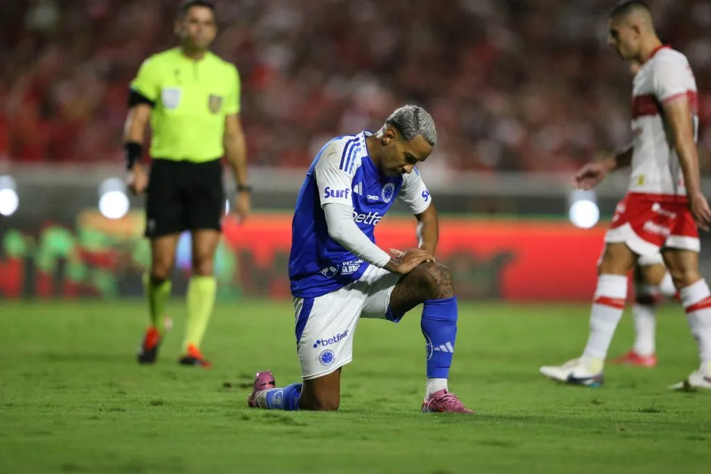 Matheus Pereira durante a partida entre CRB e Cruzeiro no Estadio Rei Pele em Maceio, pela Copa do Brasil 2025. Foto: Marlon Costa/AGIF