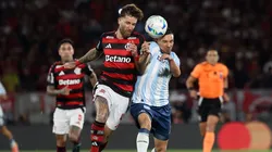 Léo Pereira disputa lance em Flamengo x Racing - (Photo by Wagner Meier/Getty Images)