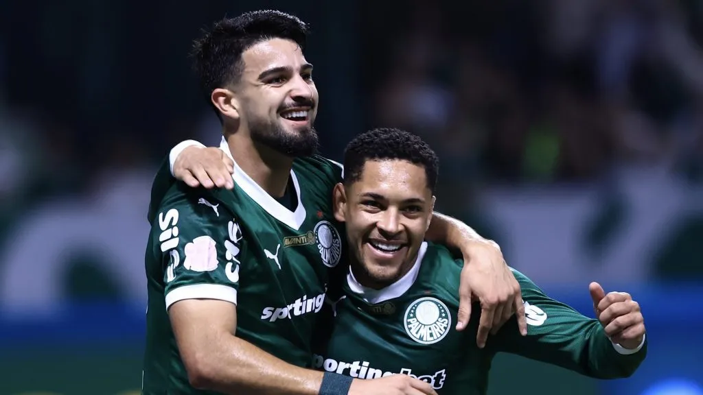 Flaco López e Vitor Roque são os destaques no ataque do Palmeiras. Foto: Marcello Zambrana/AGIF