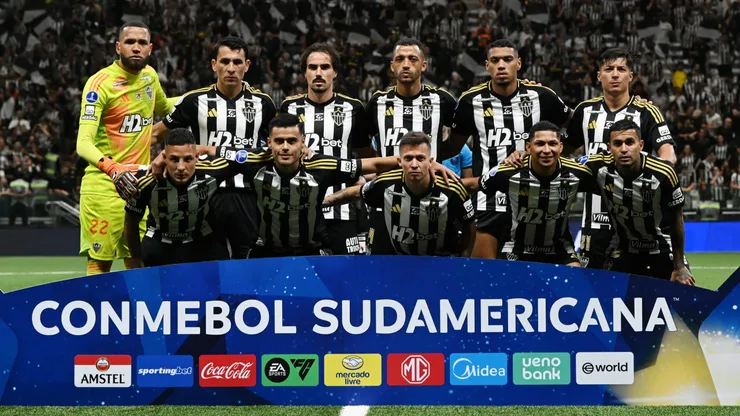 Jogadores do Atlético-MG posam para foto antes de enfrentar o Del Valle - (Photo by Pedro Vilela/Getty Images)