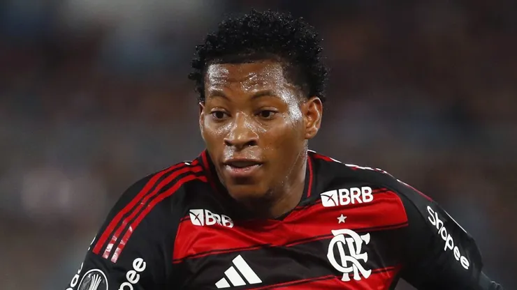 Gonzalo Plata, atacante da Seleção Equatoriana e do Flamengo - Foto: Marcos Brindicci/Getty Images)
