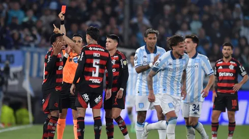 Gonzalo Plata expulso em Racing x Flamengo Foto: Marcelo Endelli/Getty Images)