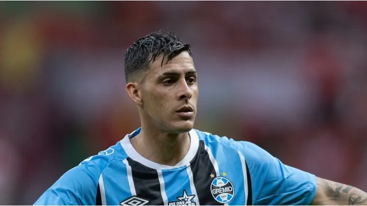RS - PORTO ALEGRE - 21/09/2025 - BRASILEIRO A 2025, INTERNACIONAL X GREMIO - Cristian Pavon jogador do Gremio durante partida contra o Internacional no estadio Beira-Rio pelo campeonato Brasileiro A 2025.