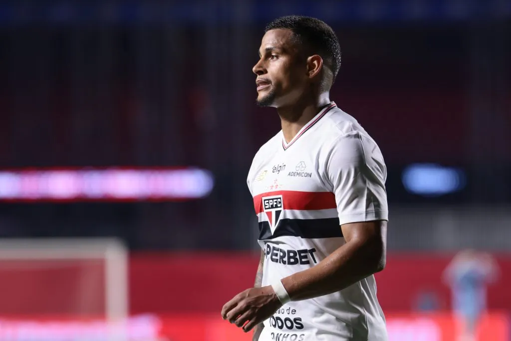 Mailton jogador do Sao Paulo durante partida contra o Bahia no estadio Morumbi pelo campeonato Brasileiro A 2025. Foto: Marcello Zambrana/AGIF