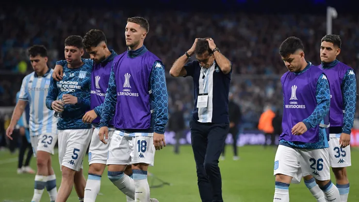 Jogadores e treinador do Racing ficaram revoltados com pouco tempo de acréscimo Foto: Marcelo Endelli/Getty Images