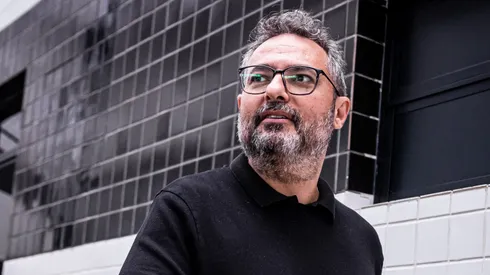 Diretor segue trabalhando duro - Foto: Raul Baretta/Santos FC.