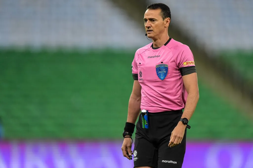 Wilmar Roldán vai apitar Palmeiras x LDU - Foto: Thiago Ribeiro/AGIF.