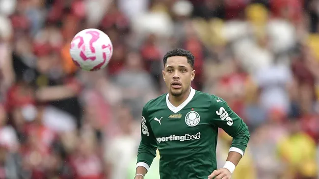 Foto: Thiago Ribeiro/AGIF – Vitor Roque foi a contratação mais cara da história do Palmeiras.