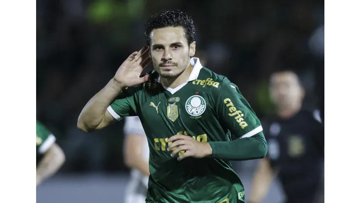 Raphael Veiga em ação pelo Palmeiras. Foto: Alexandre Schneider/Getty Images