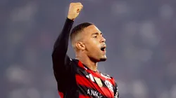 Samuel Lino vê Filipe Luís demonstrar confiança em sua evolução